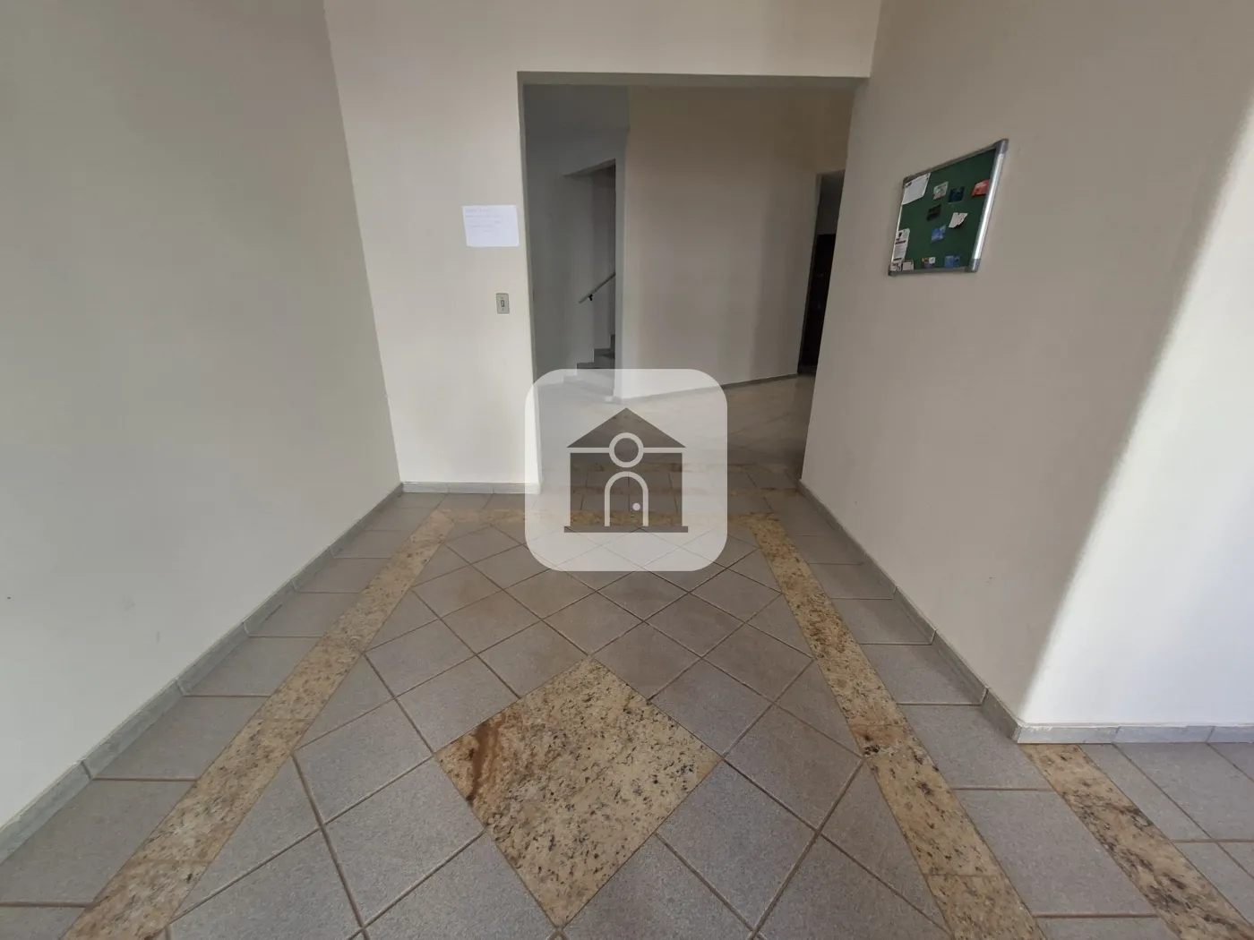 Comprar Apartamento / Padrão em Uberlândia - Foto 1