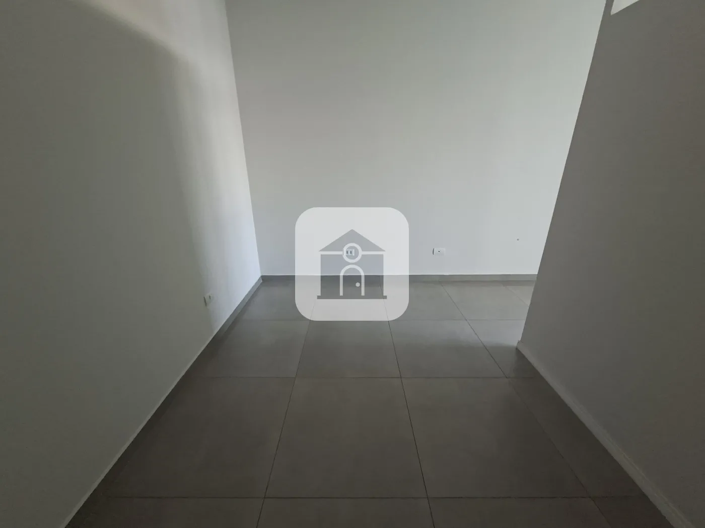 Alugar Comercial / Sala Comercial em Uberlândia R$ 1.400,00 - Foto 1