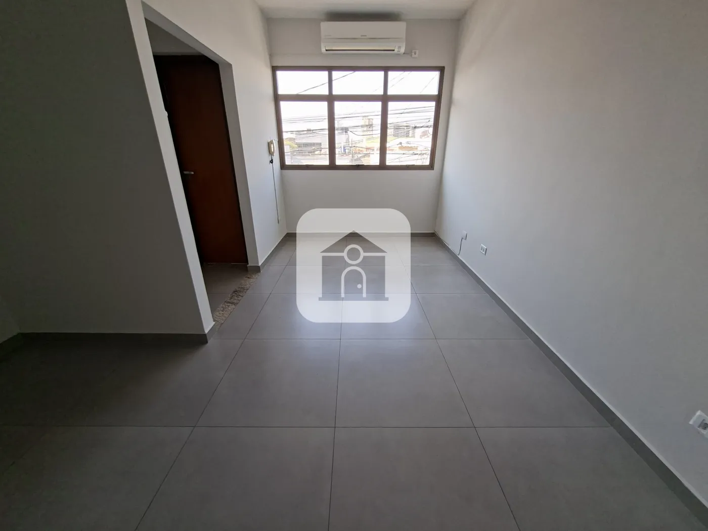 Alugar Comercial / Sala Comercial em Uberlândia R$ 1.400,00 - Foto 3