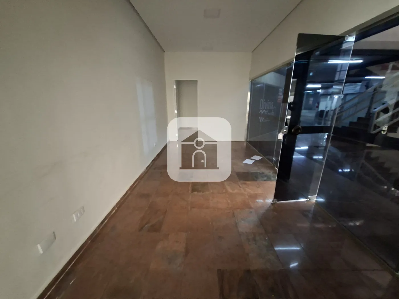 Alugar Comercial / Loja em Uberlândia R$ 1.500,00 - Foto 1