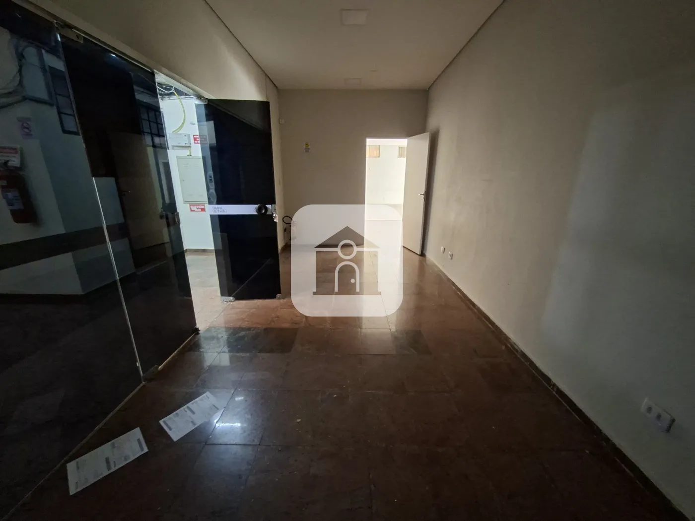 Alugar Comercial / Loja em Uberlândia R$ 1.500,00 - Foto 2