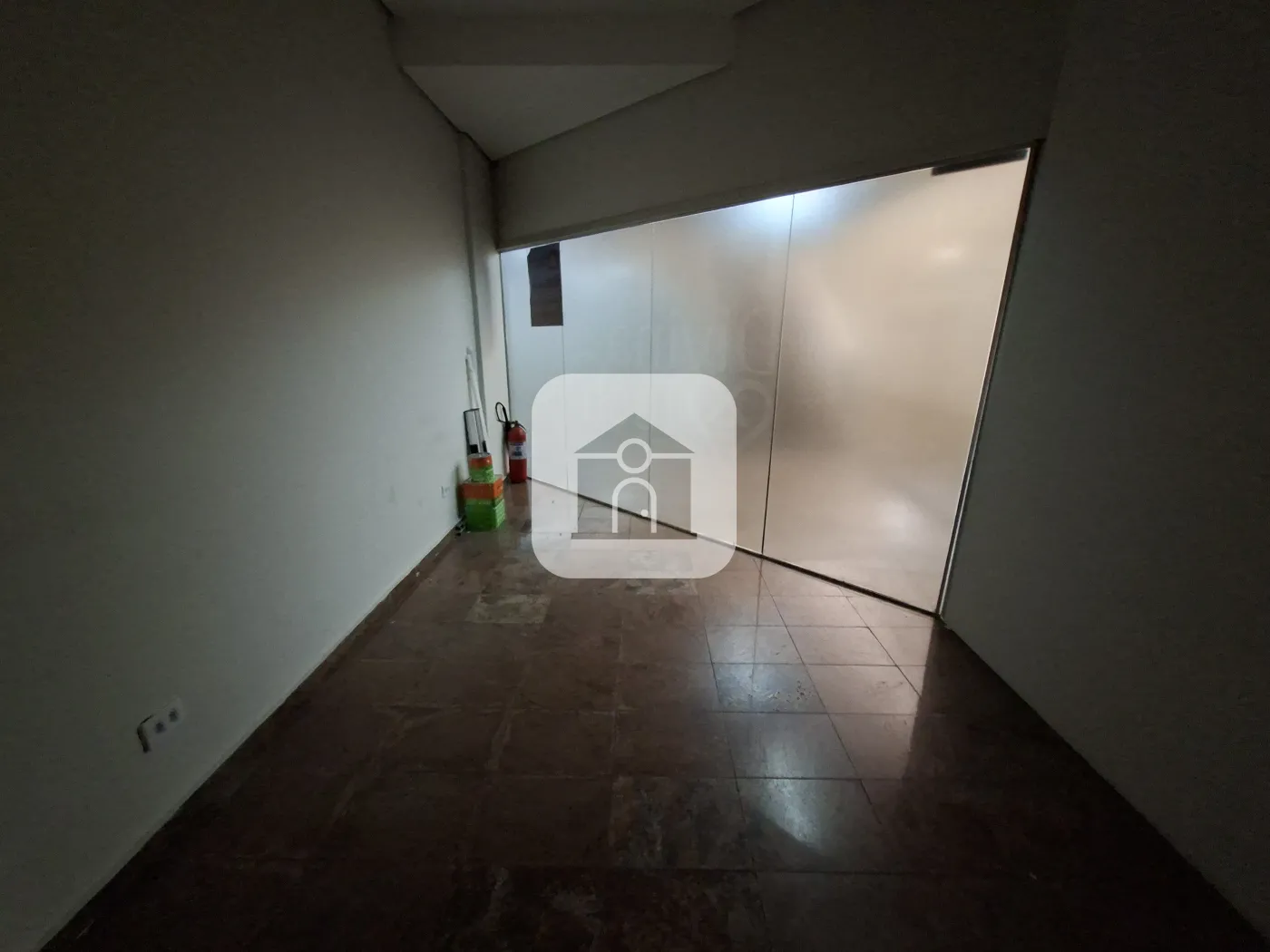 Alugar Comercial / Loja em Uberlândia R$ 1.500,00 - Foto 3