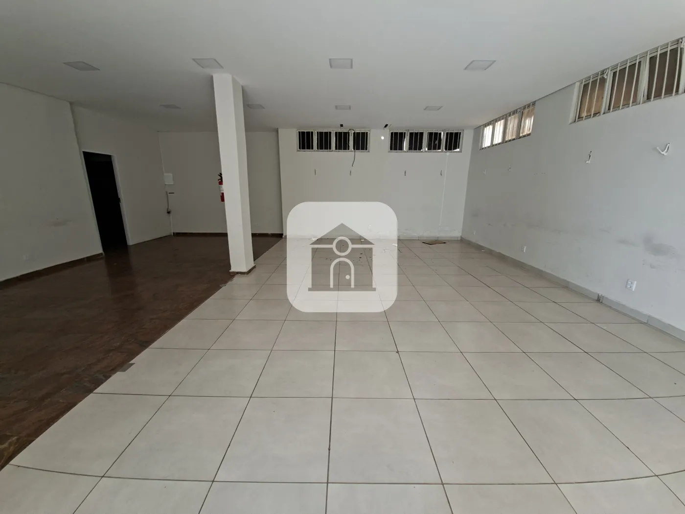 Alugar Comercial / Loja em Uberlândia R$ 1.500,00 - Foto 6