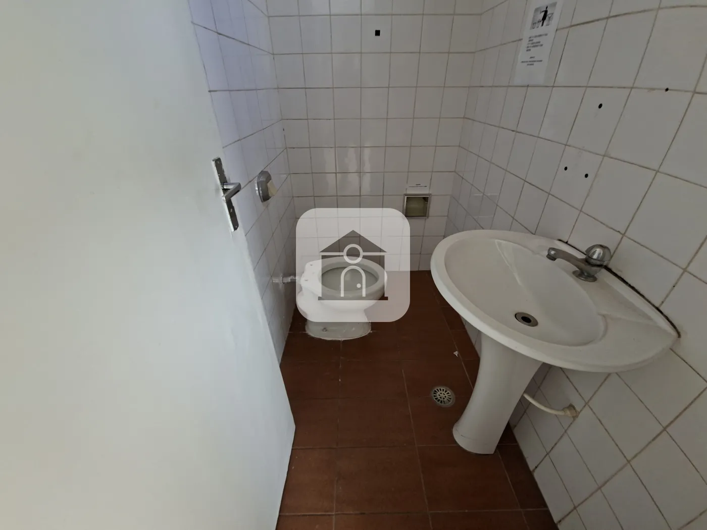 Alugar Comercial / Loja em Uberlândia R$ 1.500,00 - Foto 8