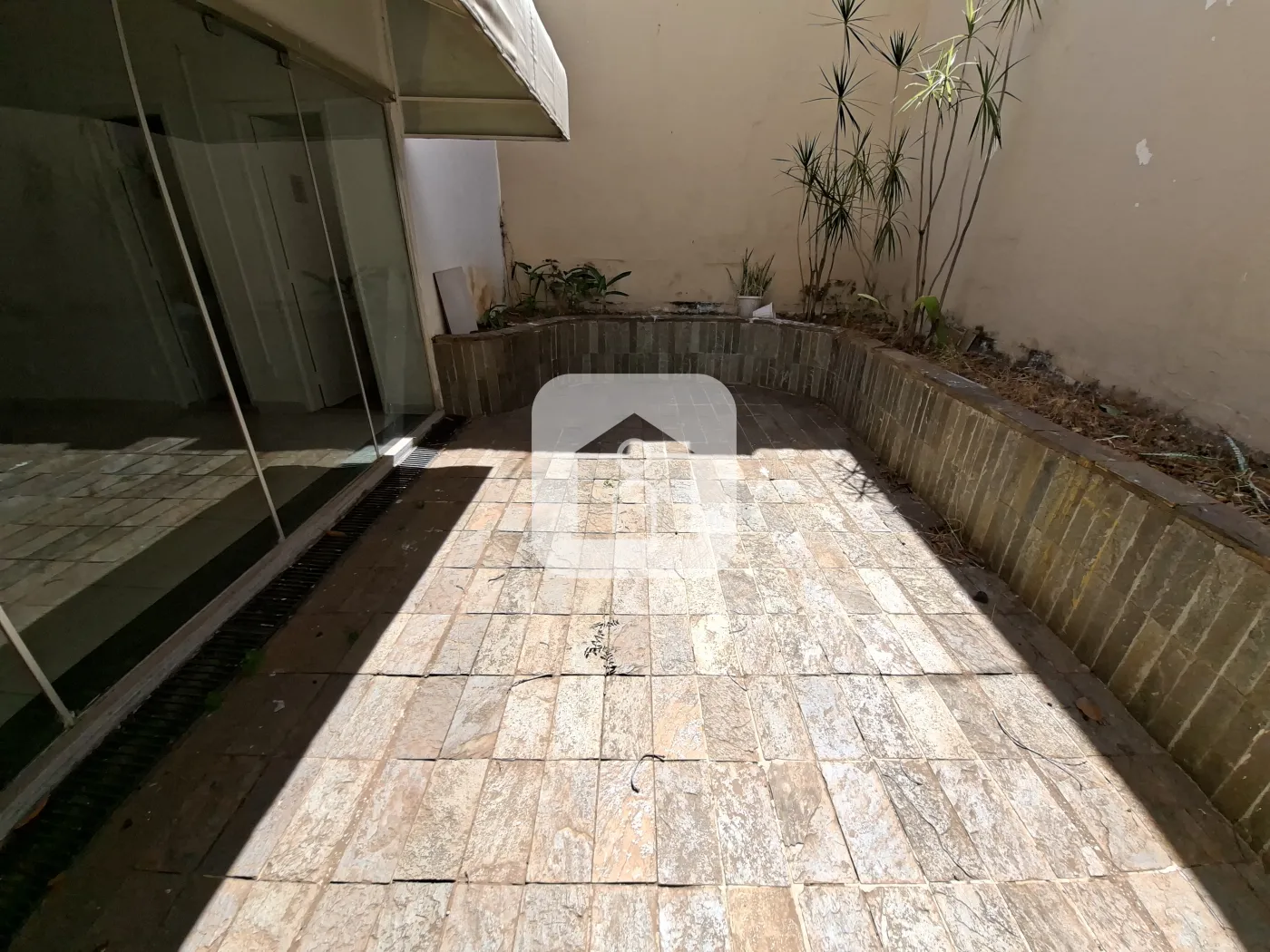 Alugar Comercial / Loja em Uberlândia R$ 1.500,00 - Foto 12