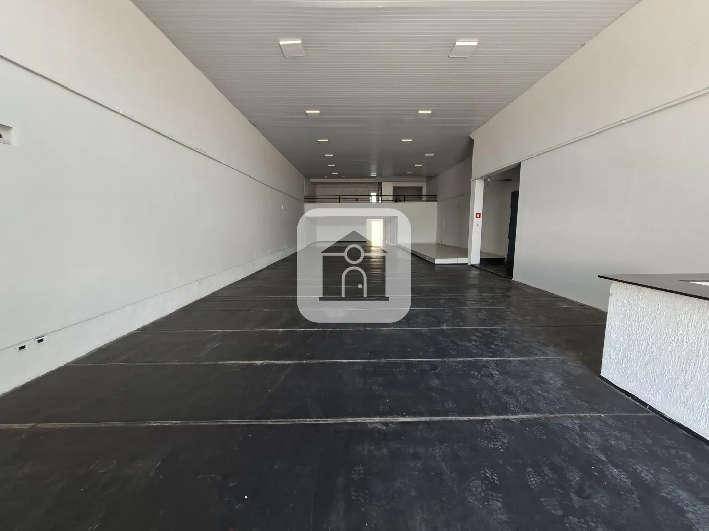 Alugar Comercial / Loja em Uberlândia R$ 1.500,00 - Foto 14