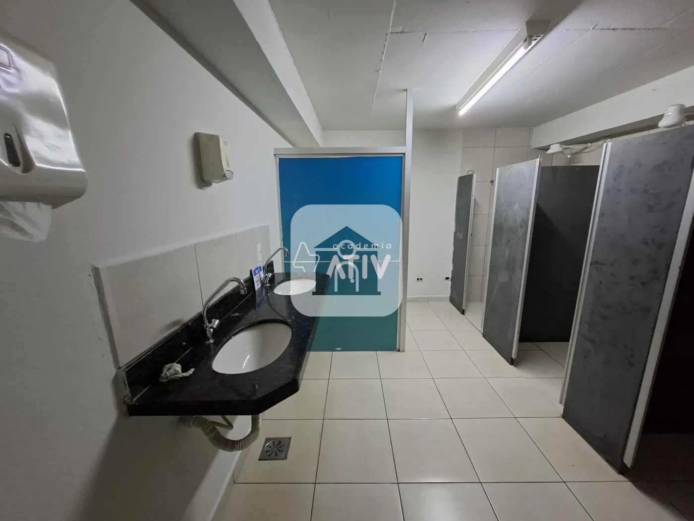 Alugar Comercial / Loja em Uberlândia R$ 1.500,00 - Foto 21