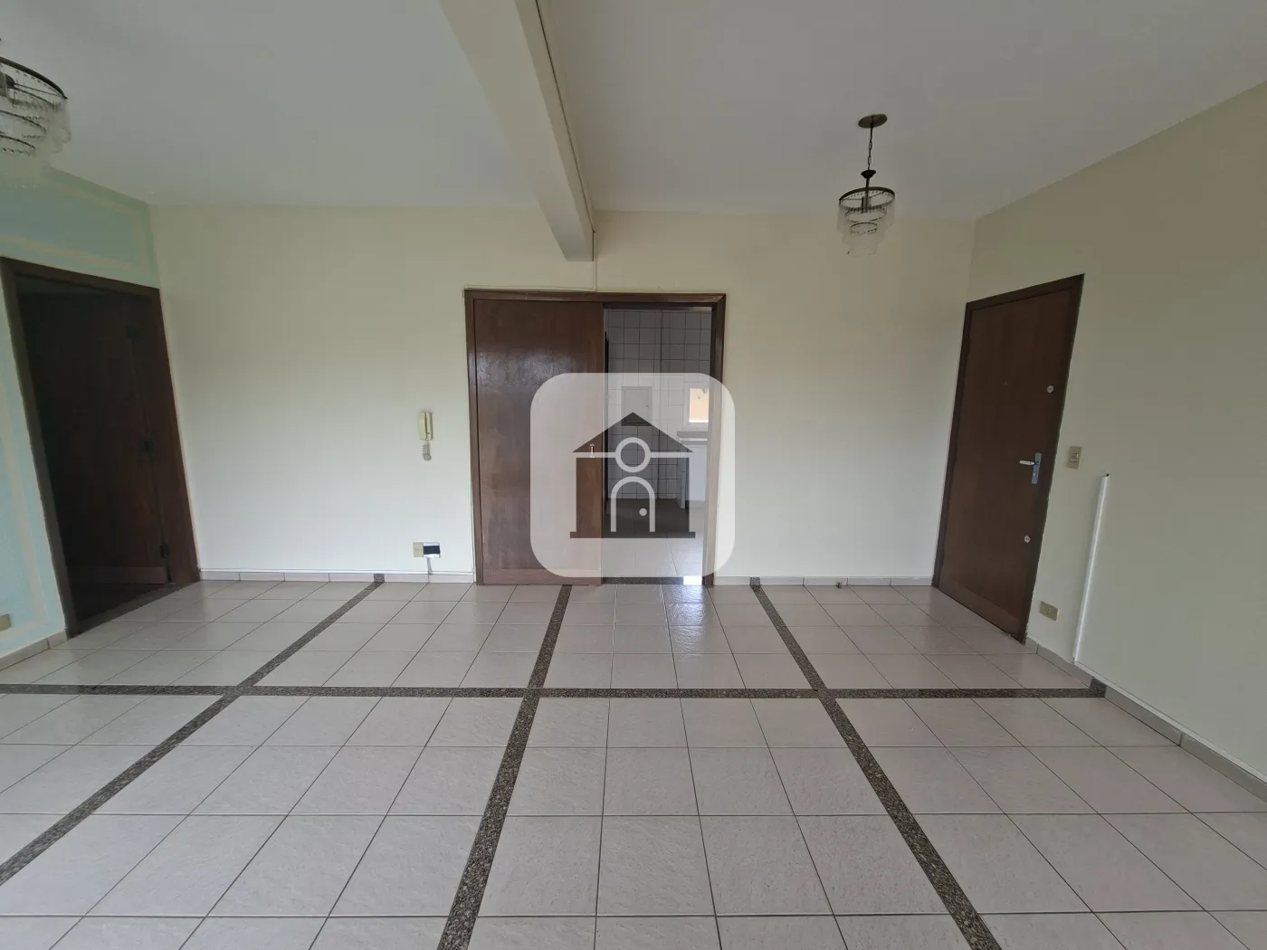 Alugar Apartamento / Padrão em Uberlândia R$ 2.500,00 - Foto 3