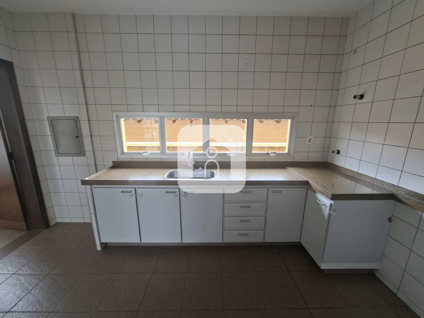 Alugar Apartamento / Padrão em Uberlândia R$ 2.500,00 - Foto 5