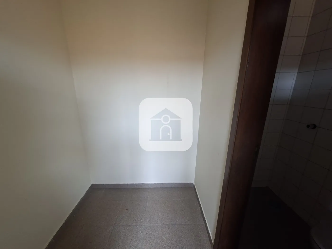 Alugar Apartamento / Padrão em Uberlândia R$ 2.500,00 - Foto 7