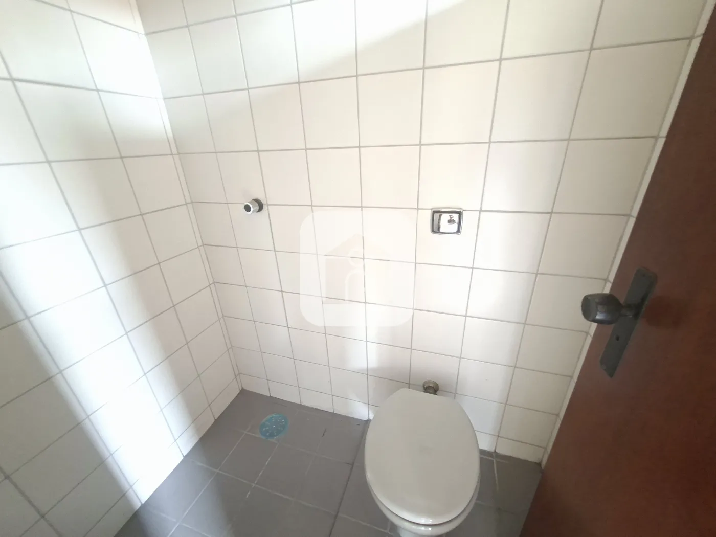 Alugar Apartamento / Padrão em Uberlândia R$ 2.500,00 - Foto 8