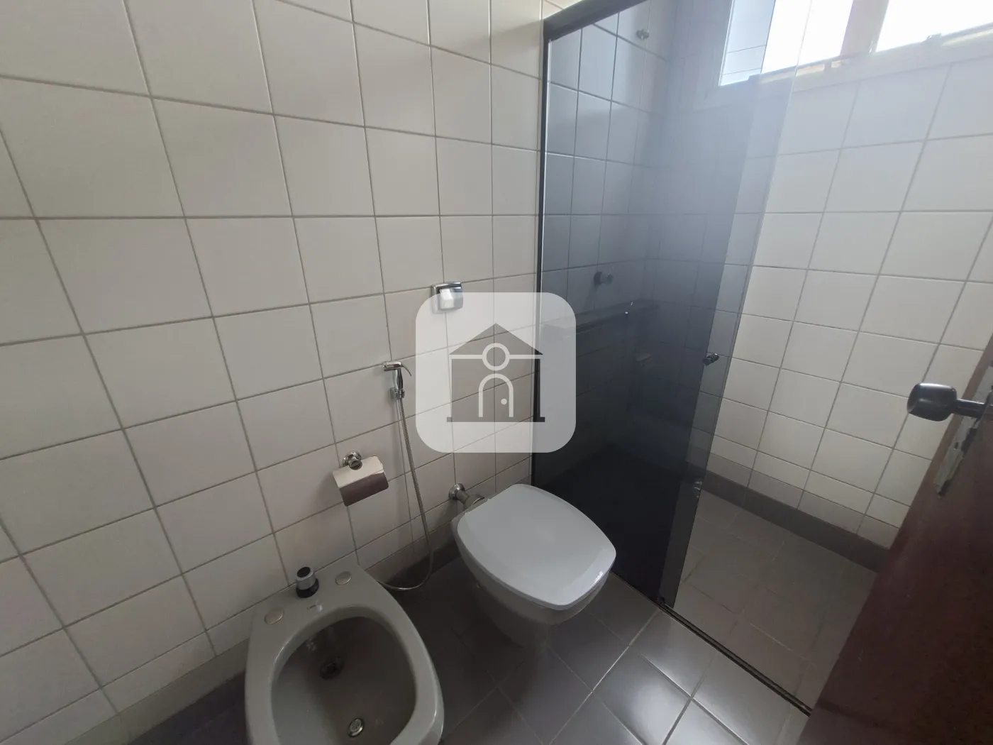 Alugar Apartamento / Padrão em Uberlândia R$ 2.500,00 - Foto 16