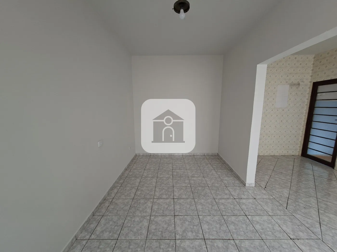 Alugar Casa / Padrão em Uberlândia R$ 1.700,00 - Foto 1