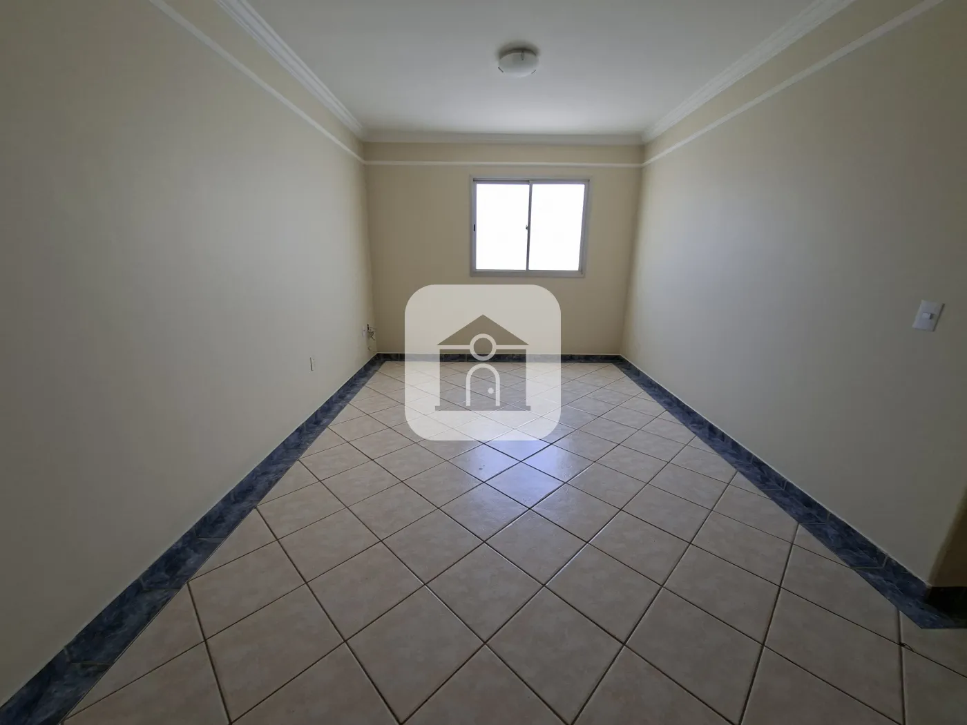 Alugar Apartamento / Padrão em Uberlândia R$ 1.600,00 - Foto 3