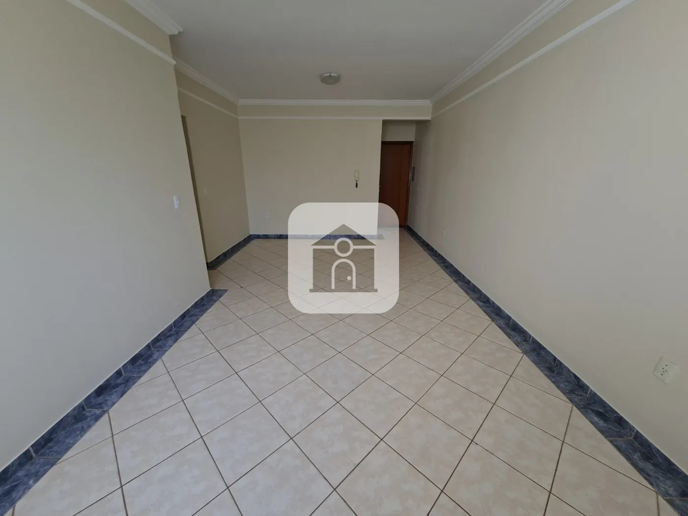 Alugar Apartamento / Padrão em Uberlândia R$ 1.600,00 - Foto 4