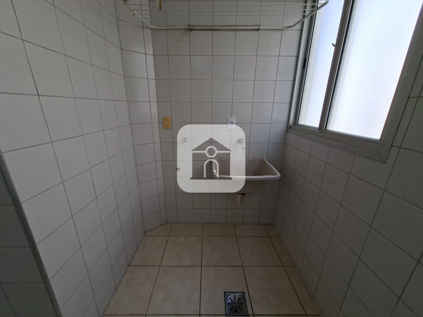 Alugar Apartamento / Padrão em Uberlândia R$ 1.600,00 - Foto 7