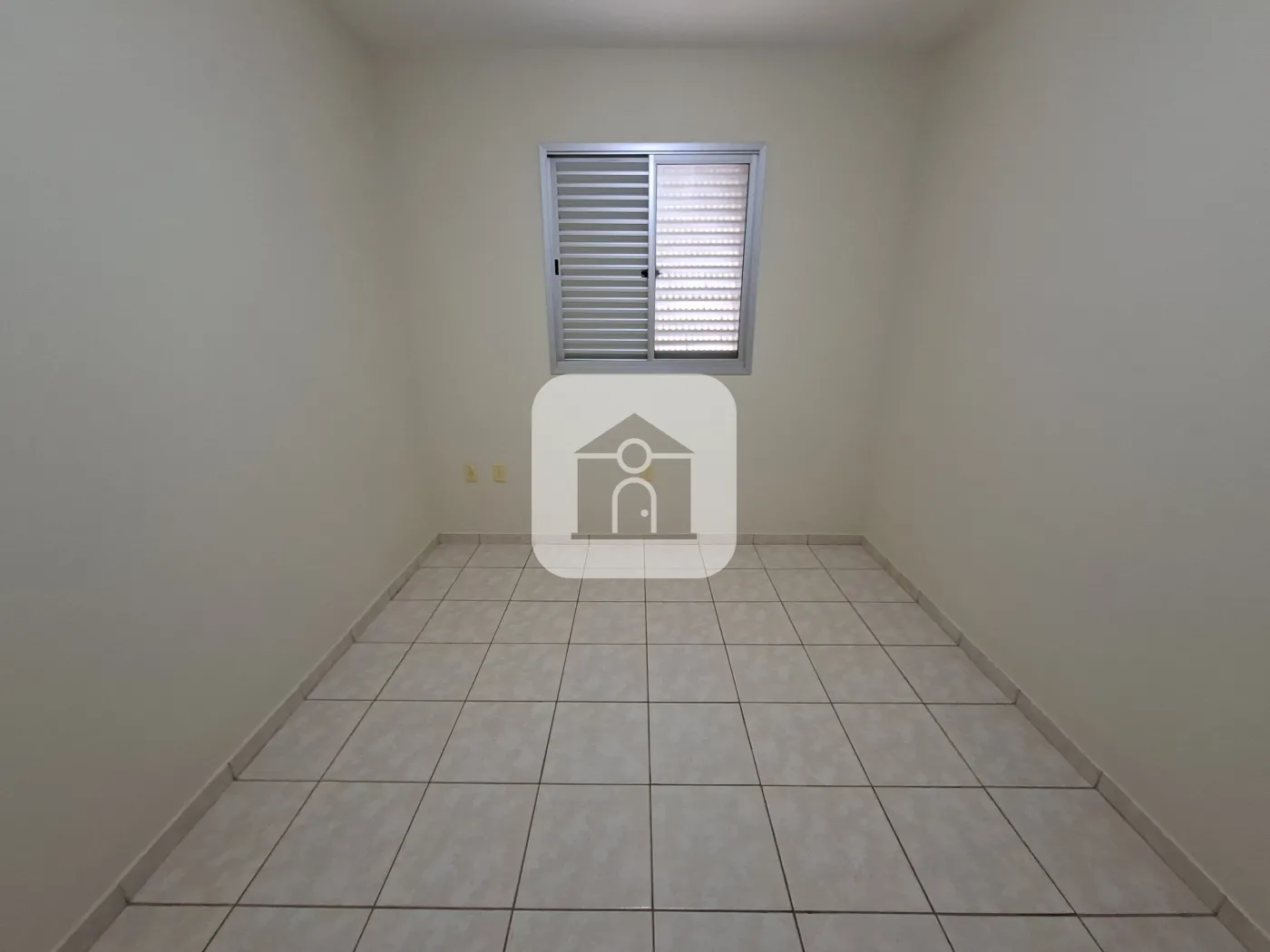 Alugar Apartamento / Padrão em Uberlândia R$ 1.600,00 - Foto 11