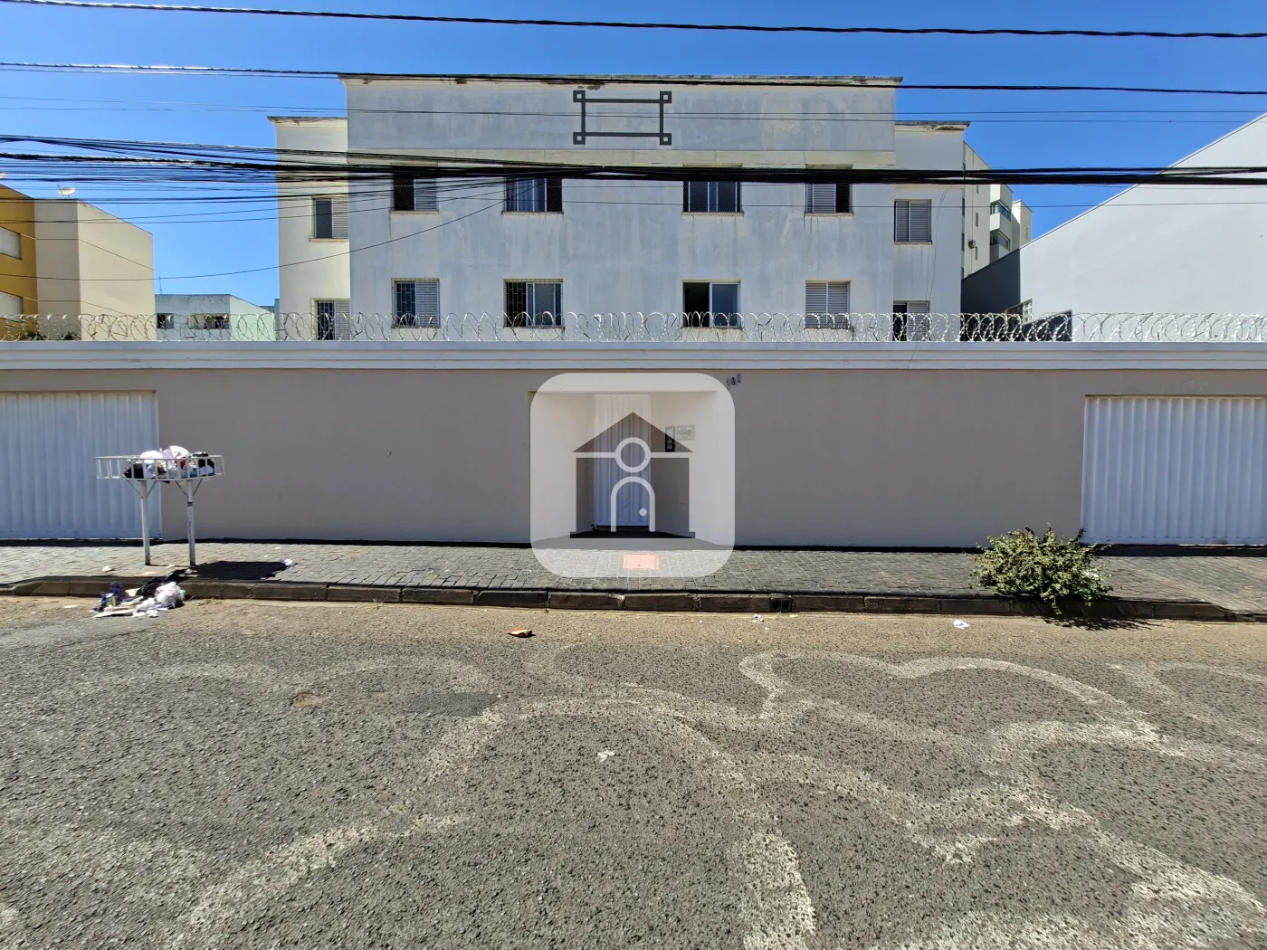 Alugar Apartamento / Padrão em Uberlândia R$ 1.600,00 - Foto 1