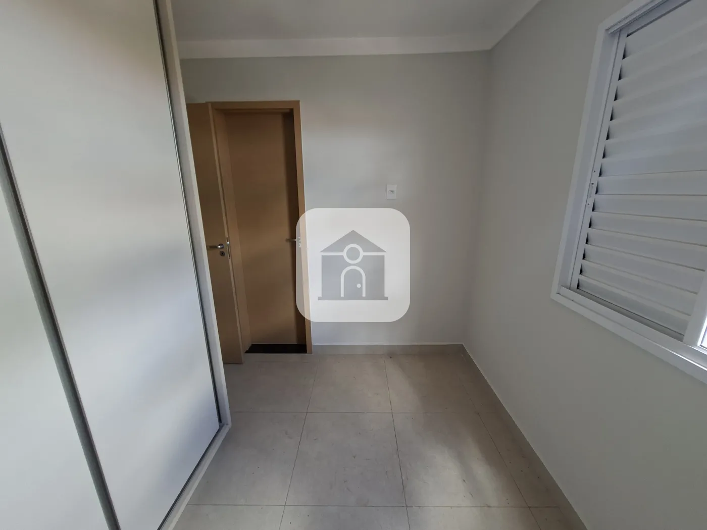 Alugar Apartamento / Padrão em Uberlândia R$ 1.700,00 - Foto 12