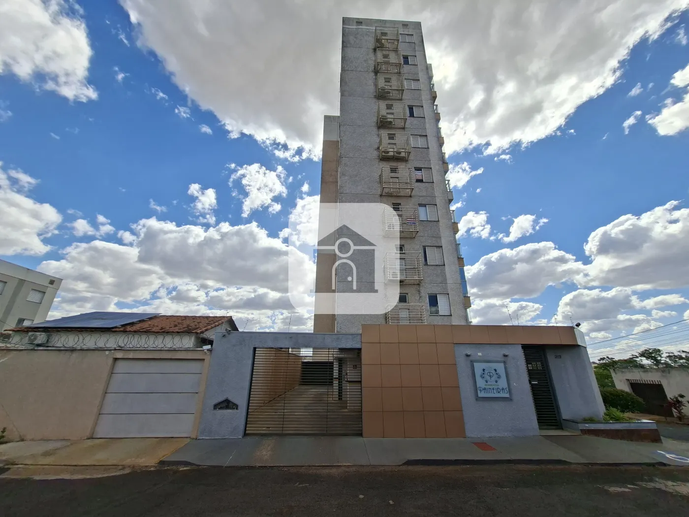 Alugar Apartamento / Padrão em Uberlândia R$ 1.700,00 - Foto 1