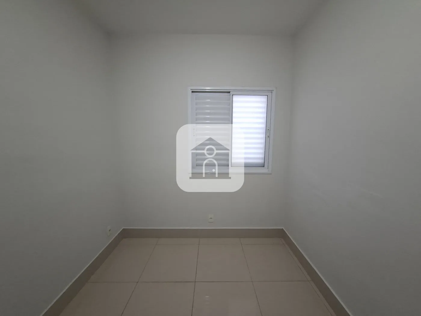 Alugar Apartamento / Padrão em Uberlândia R$ 2.000,00 - Foto 8