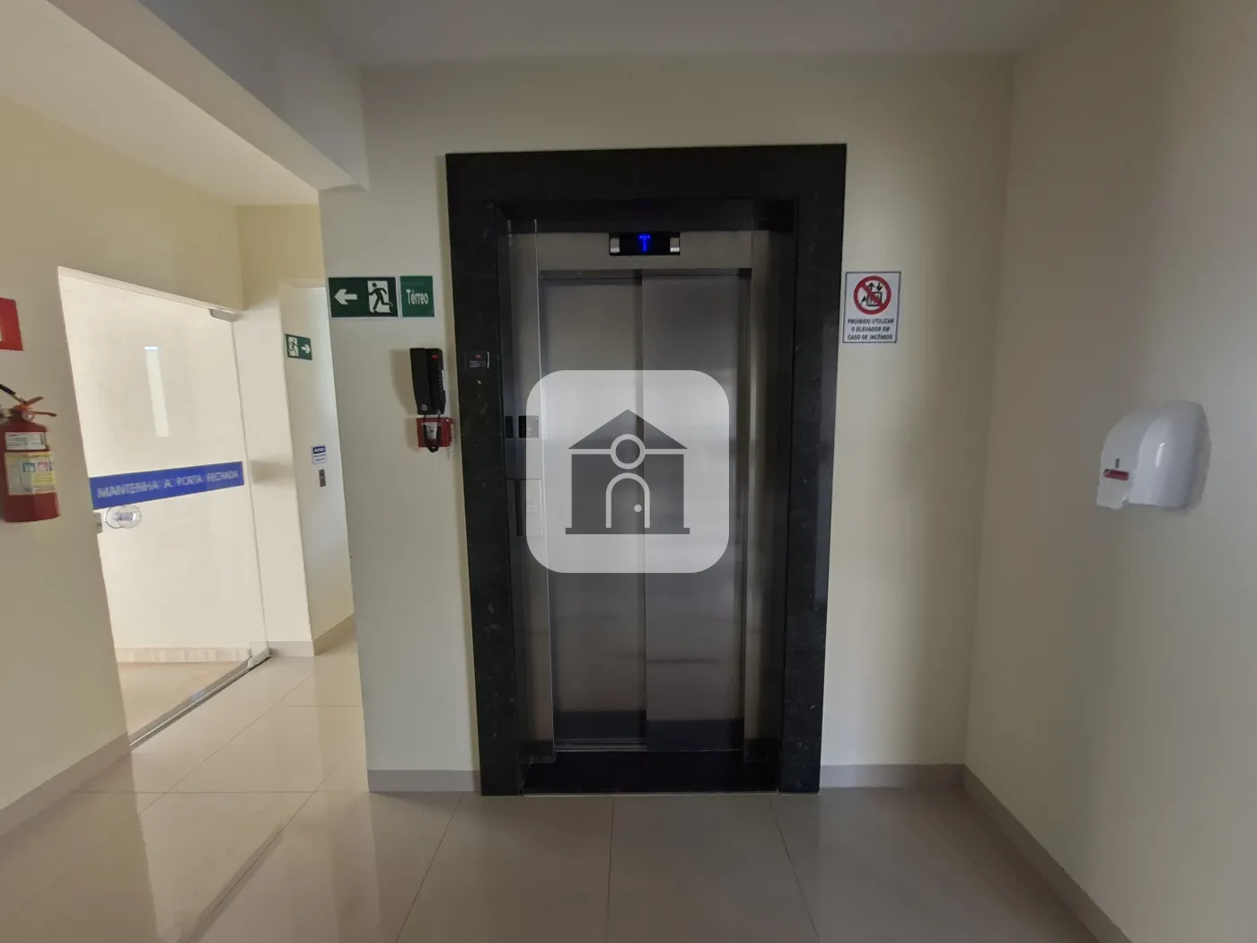 Alugar Apartamento / Padrão em Uberlândia R$ 2.400,00 - Foto 2