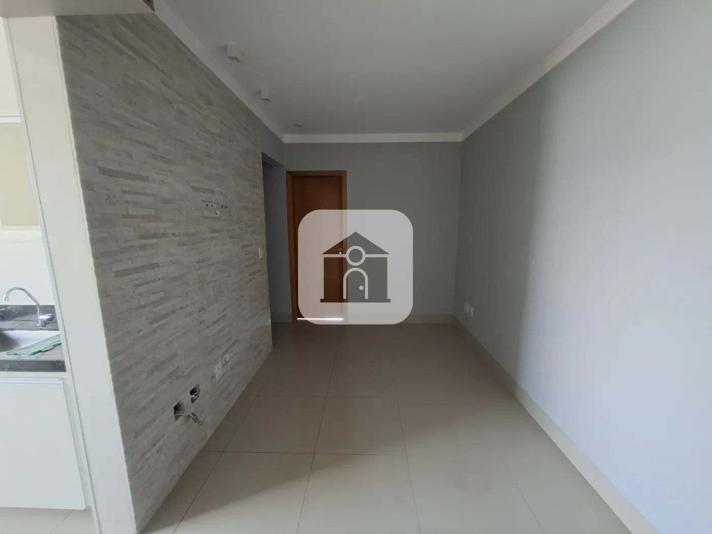 Alugar Apartamento / Padrão em Uberlândia R$ 2.400,00 - Foto 3