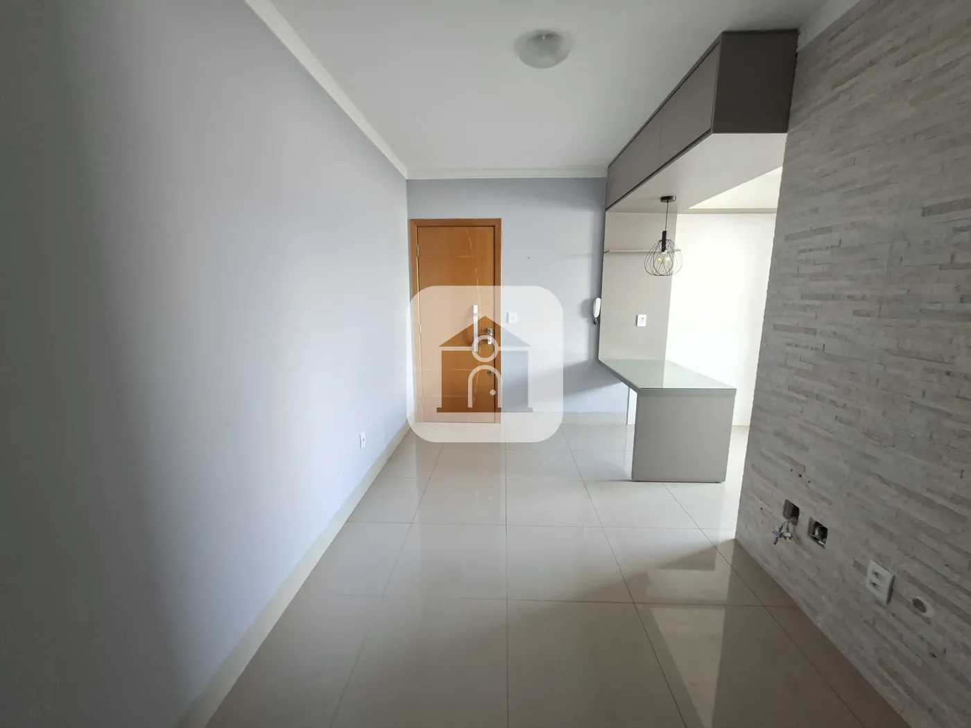 Alugar Apartamento / Padrão em Uberlândia R$ 2.400,00 - Foto 4