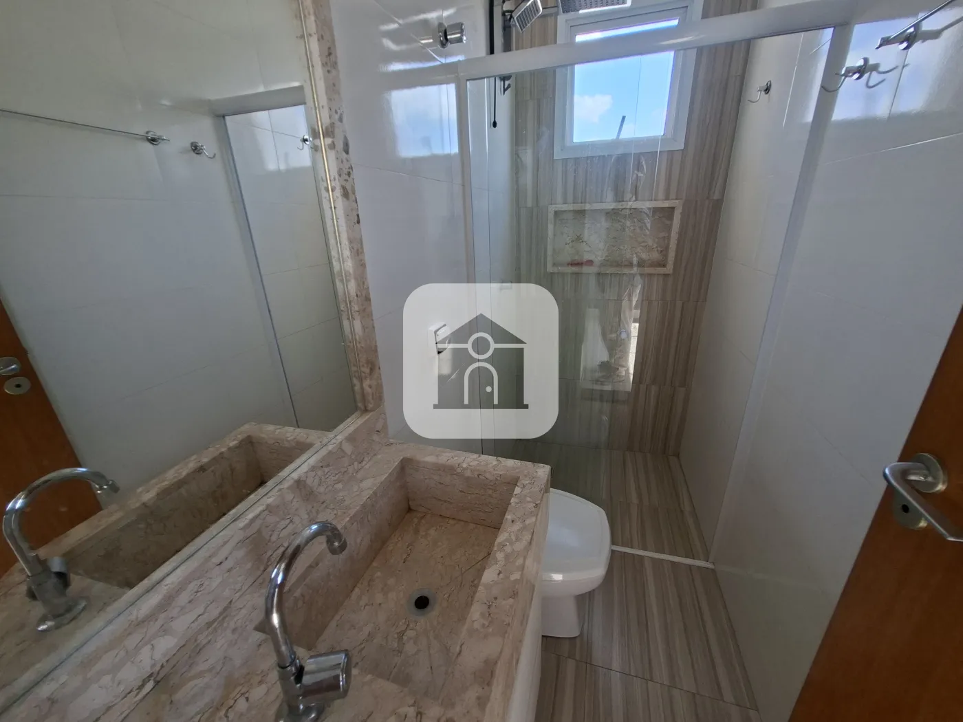 Alugar Apartamento / Padrão em Uberlândia R$ 2.400,00 - Foto 13