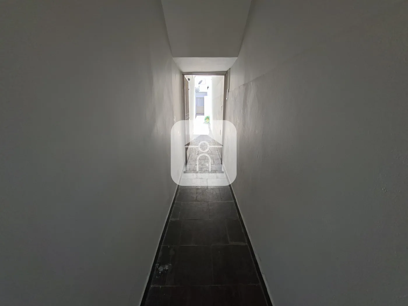 Alugar Comercial / Cômodo em Uberlândia R$ 3.800,00 - Foto 1