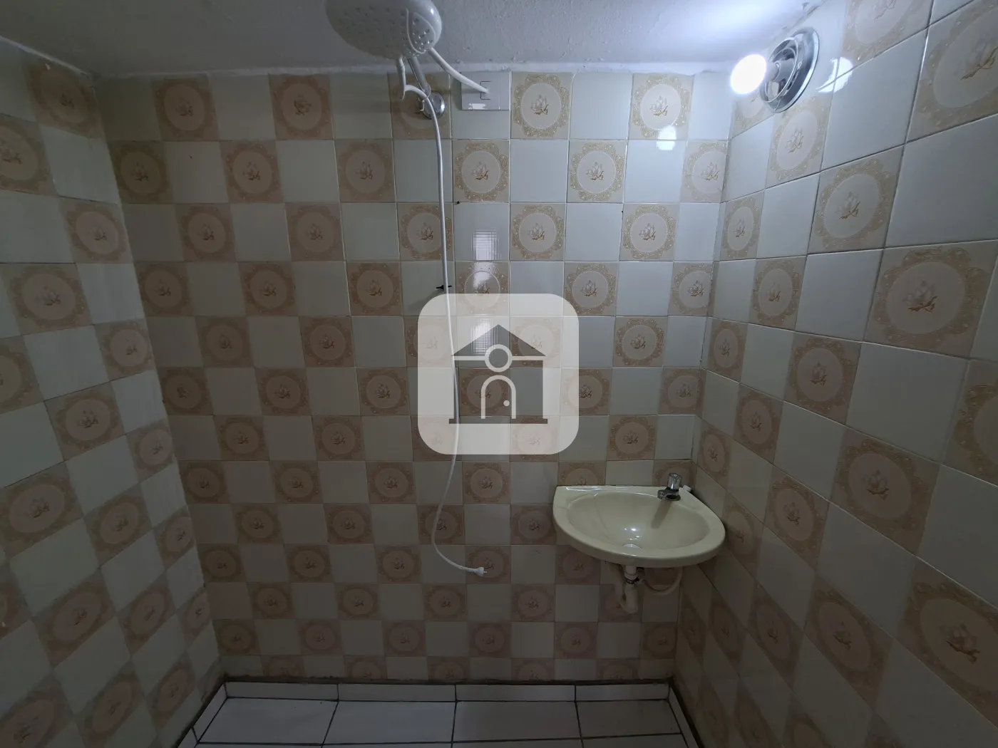 Alugar Comercial / Cômodo em Uberlândia R$ 3.800,00 - Foto 9