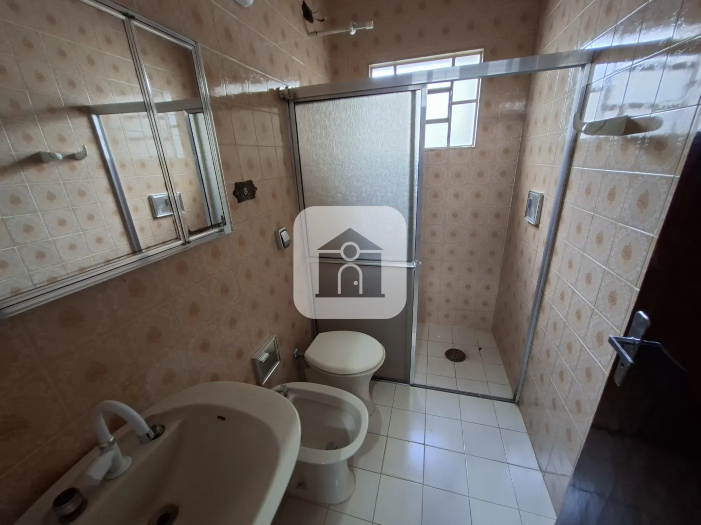 Alugar Comercial / Cômodo em Uberlândia R$ 3.800,00 - Foto 25