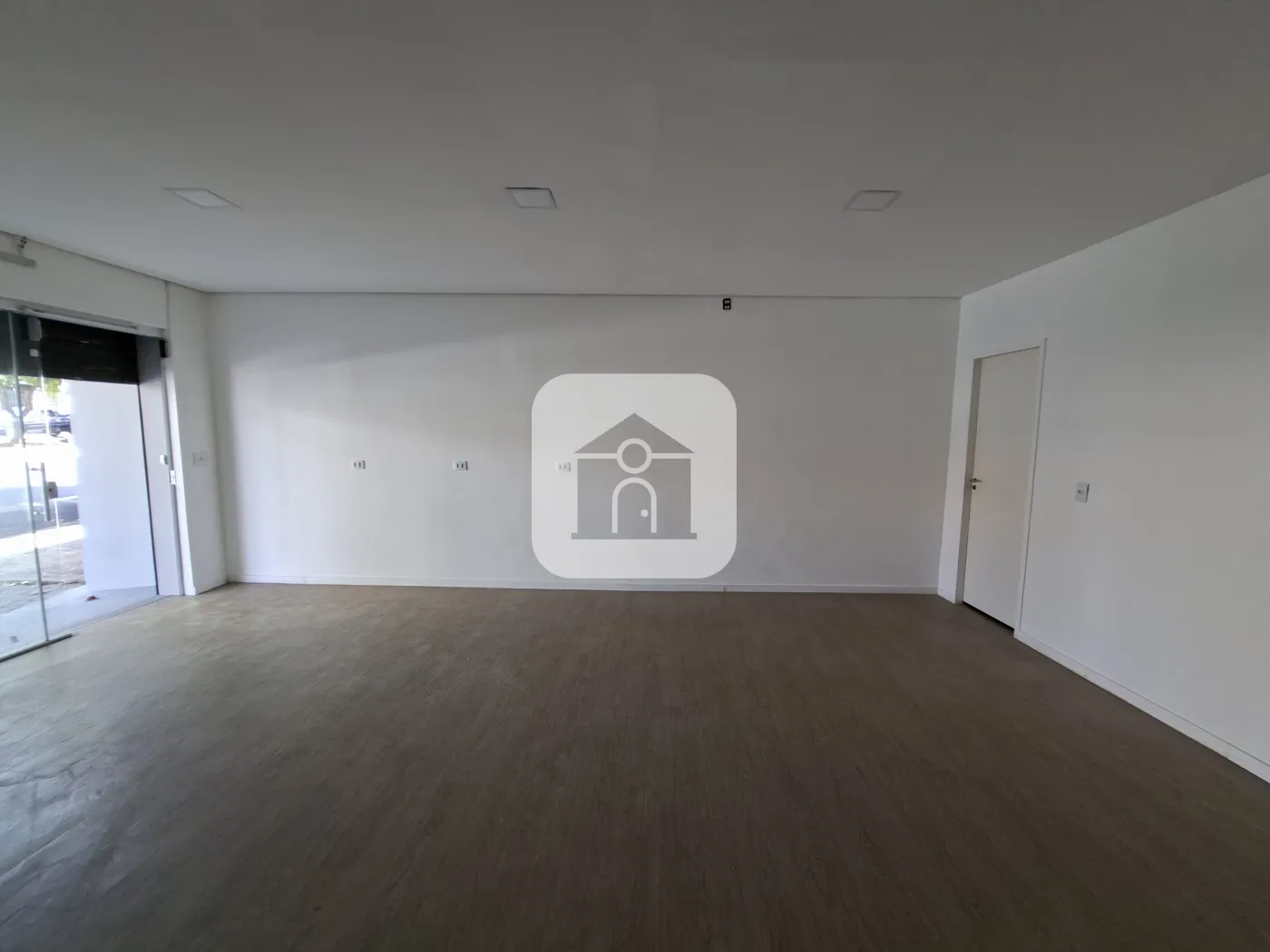 Alugar Comercial / Cômodo em Uberlândia R$ 3.800,00 - Foto 32