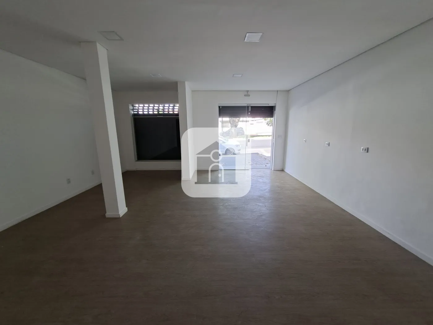 Alugar Comercial / Cômodo em Uberlândia R$ 3.800,00 - Foto 33