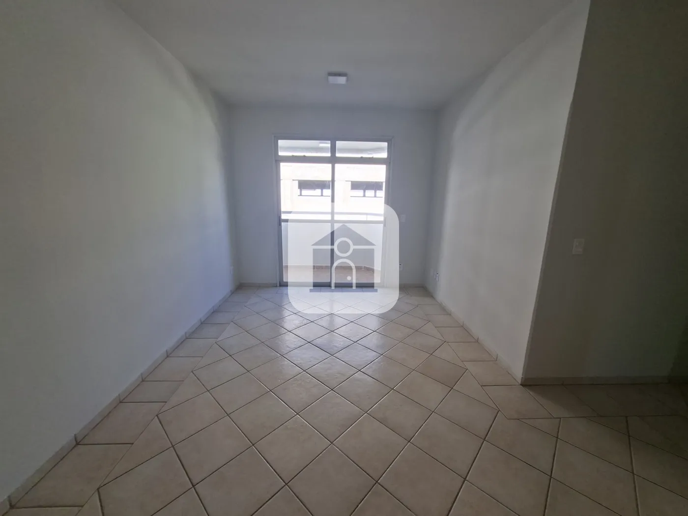 Alugar Apartamento / Padrão em Uberlândia R$ 2.200,00 - Foto 3