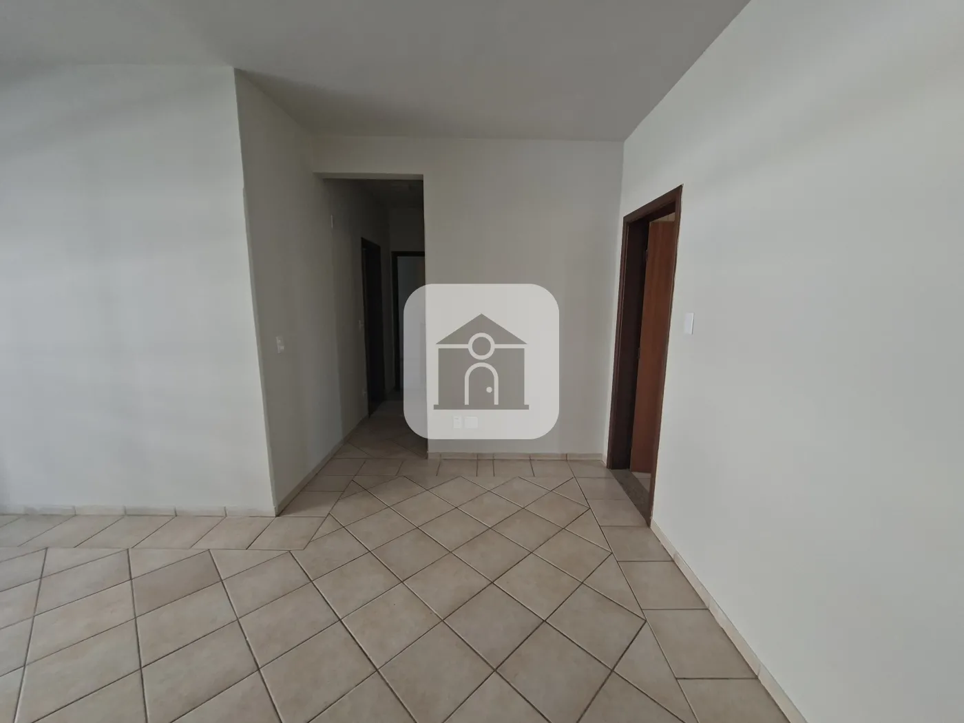 Alugar Apartamento / Padrão em Uberlândia R$ 2.200,00 - Foto 5