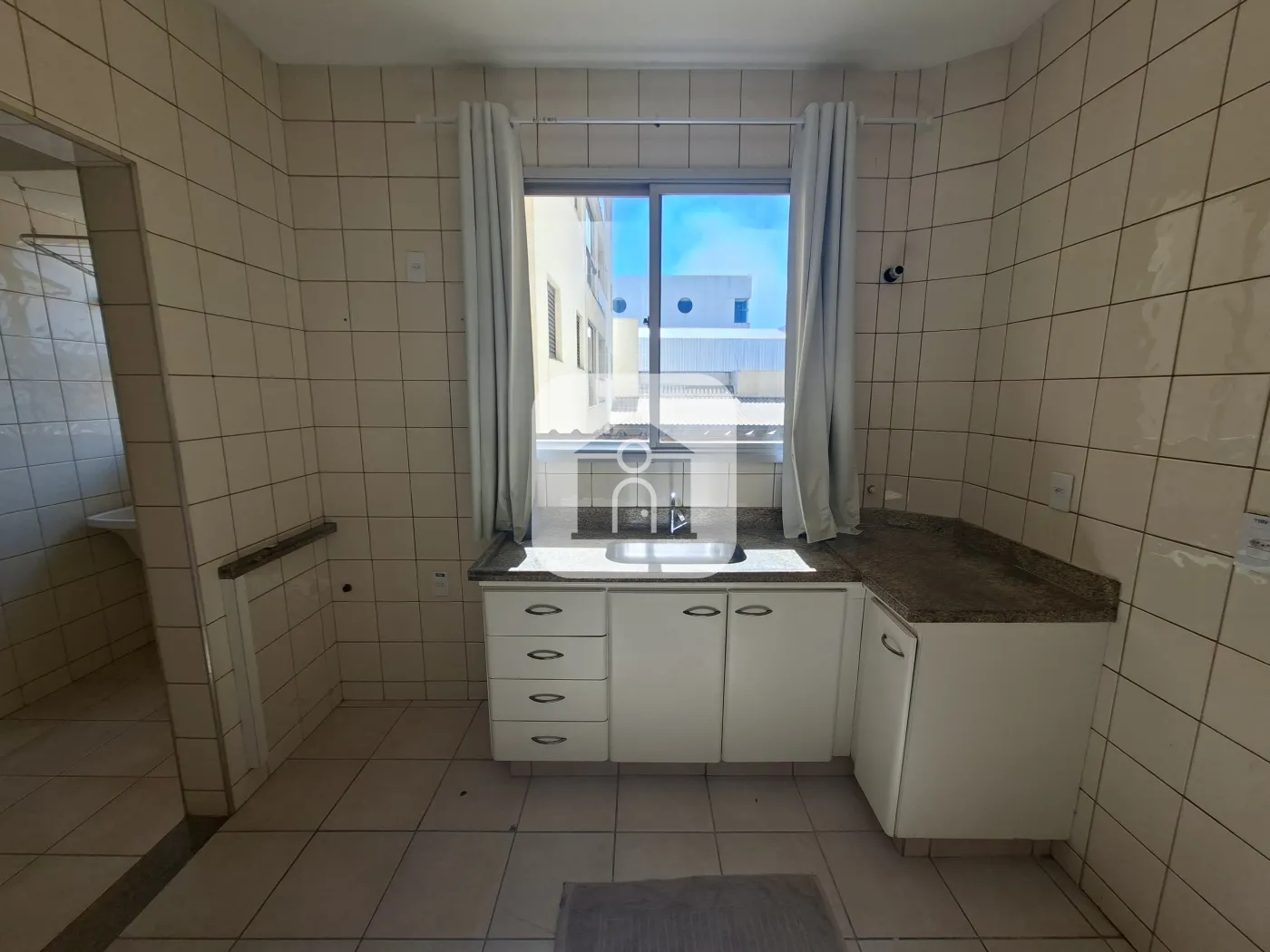 Alugar Apartamento / Padrão em Uberlândia R$ 2.200,00 - Foto 6