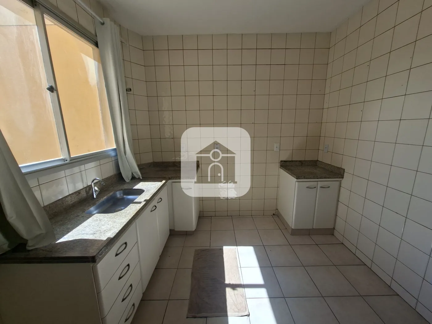 Alugar Apartamento / Padrão em Uberlândia R$ 2.200,00 - Foto 7