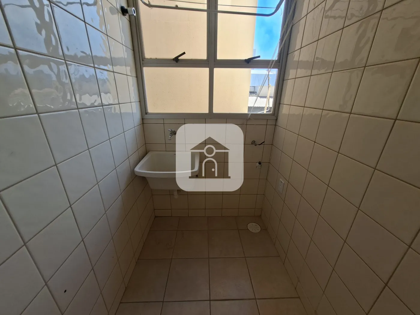 Alugar Apartamento / Padrão em Uberlândia R$ 2.200,00 - Foto 8