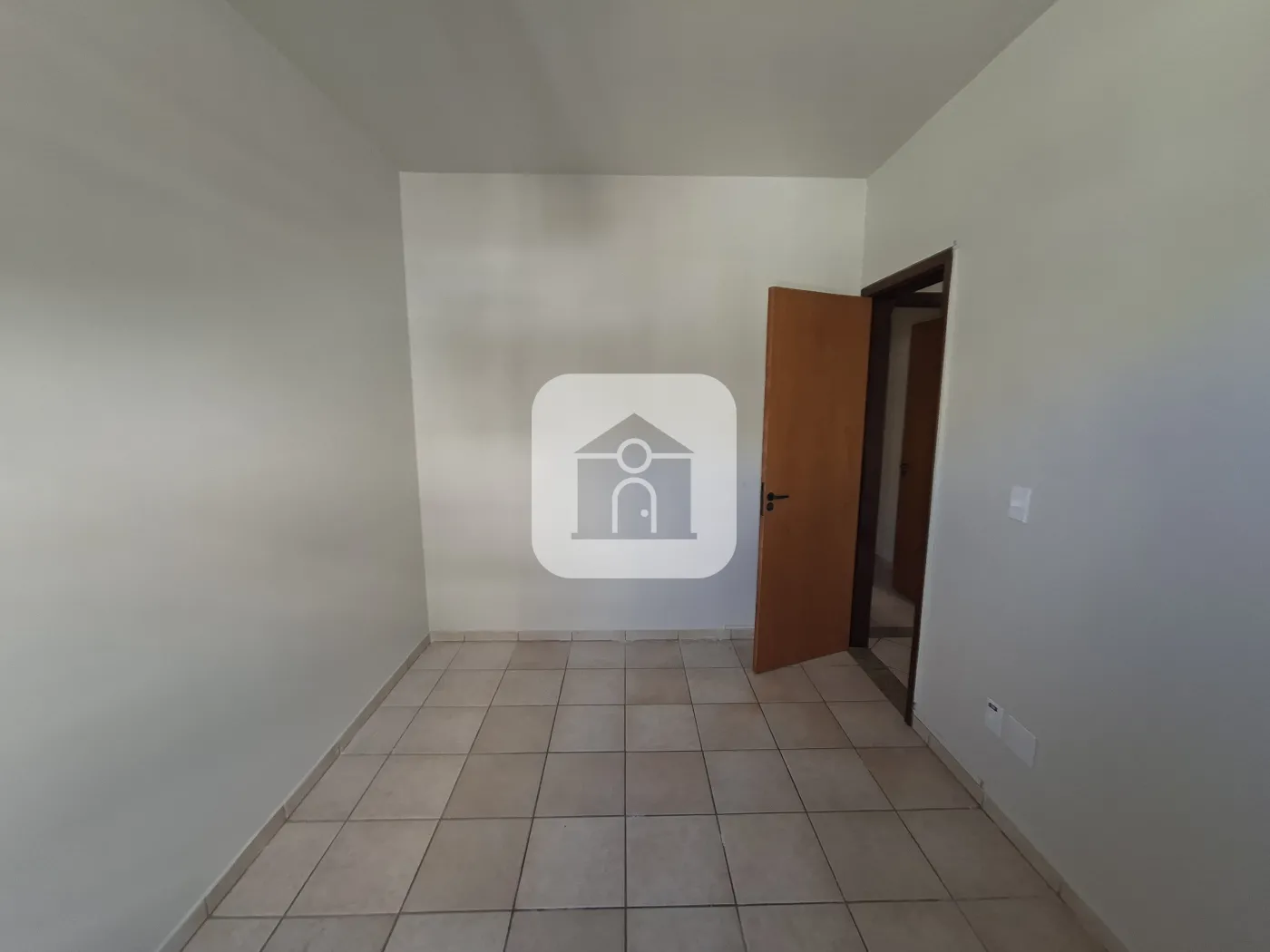 Alugar Apartamento / Padrão em Uberlândia R$ 2.200,00 - Foto 12