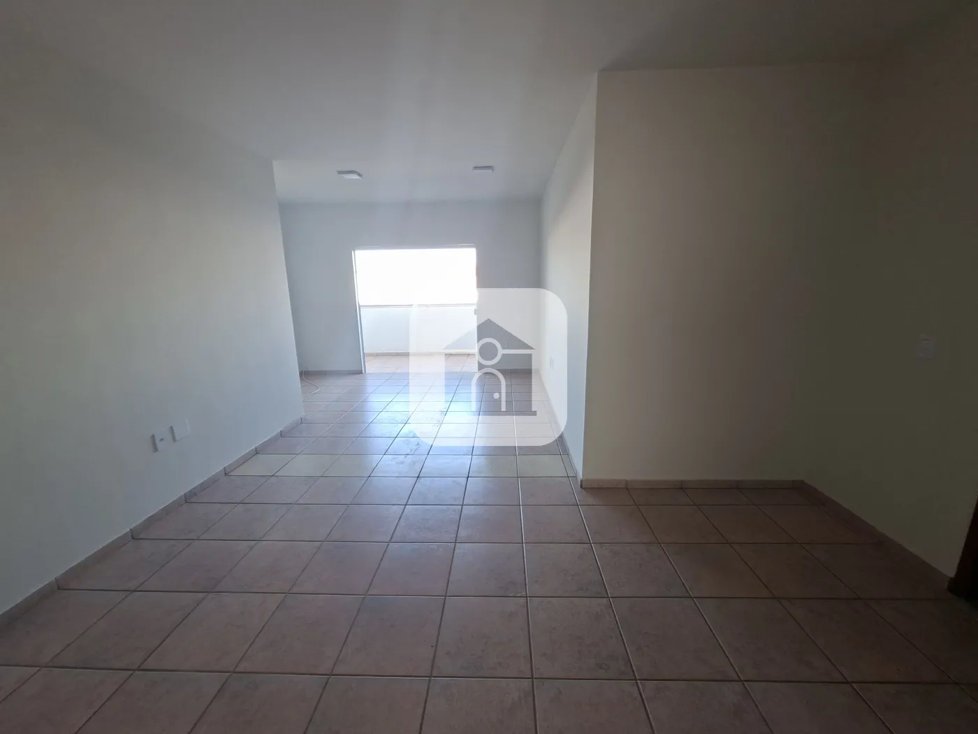 Alugar Apartamento / Padrão em Uberlândia R$ 2.000,00 - Foto 2