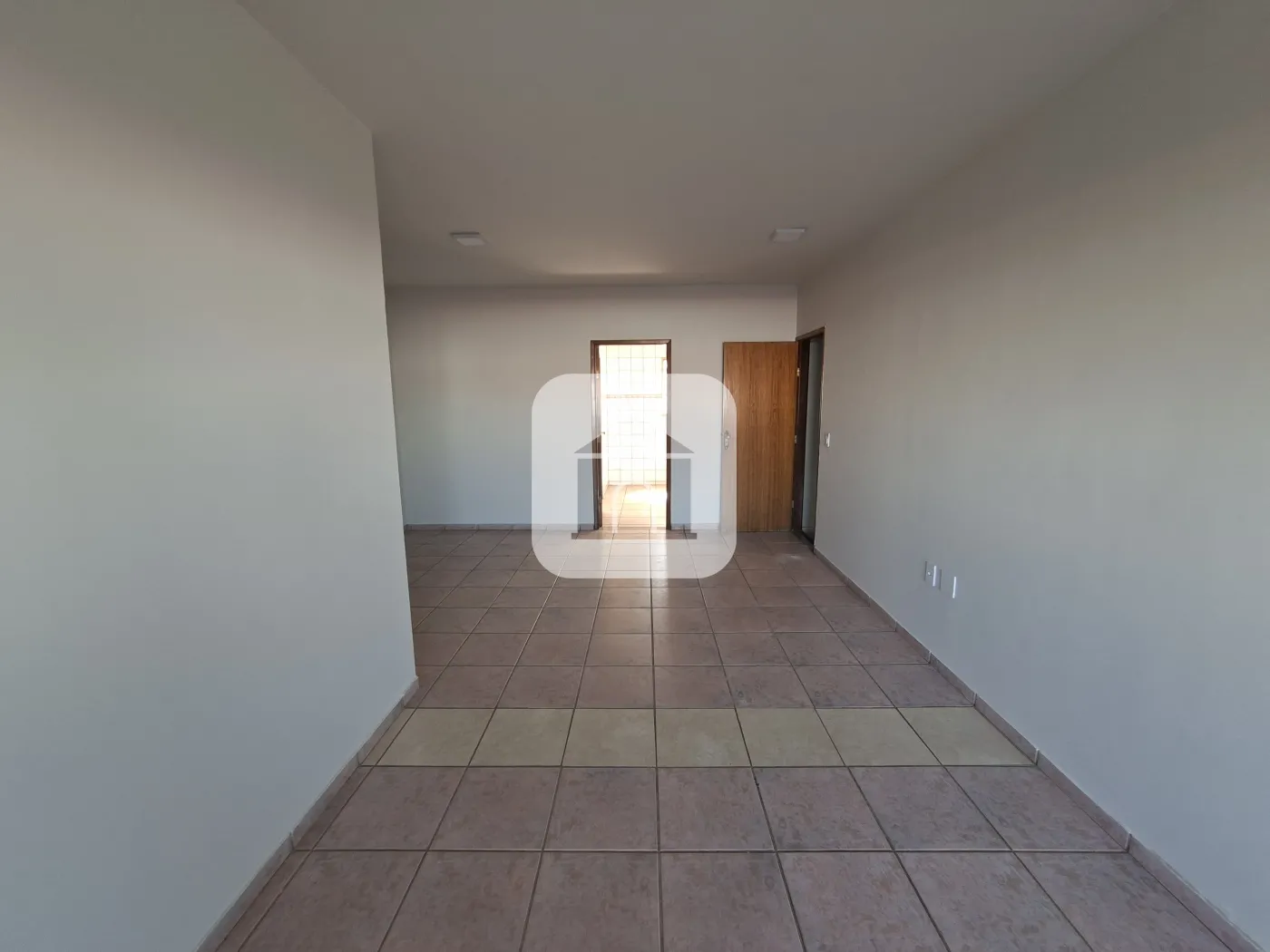 Alugar Apartamento / Padrão em Uberlândia R$ 2.000,00 - Foto 4