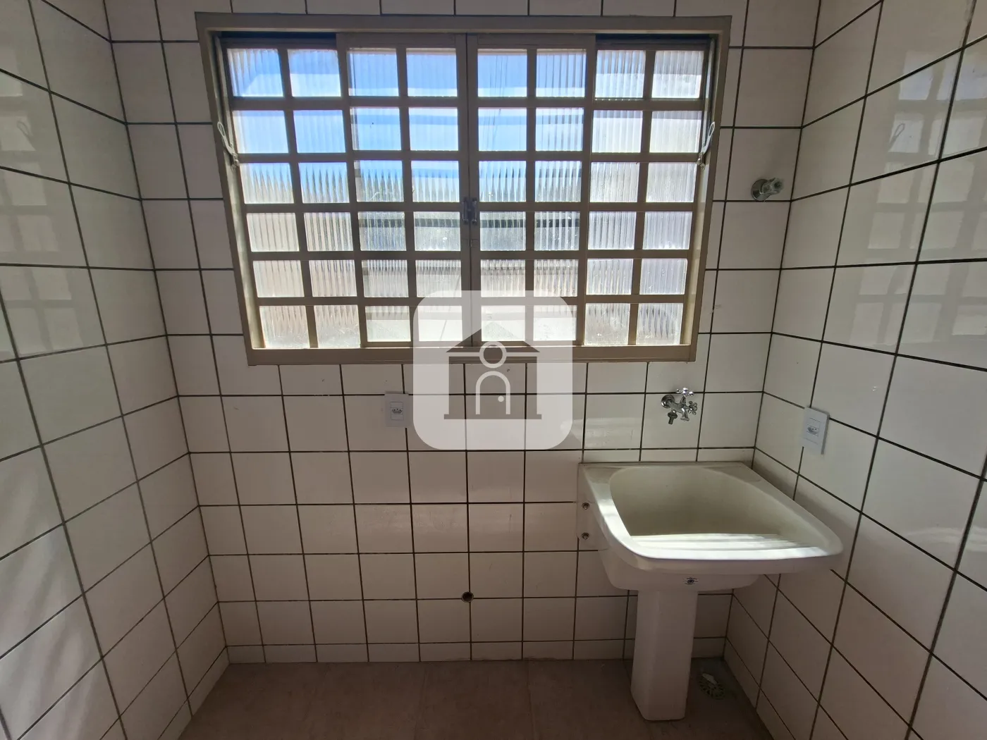 Alugar Apartamento / Padrão em Uberlândia R$ 2.000,00 - Foto 8