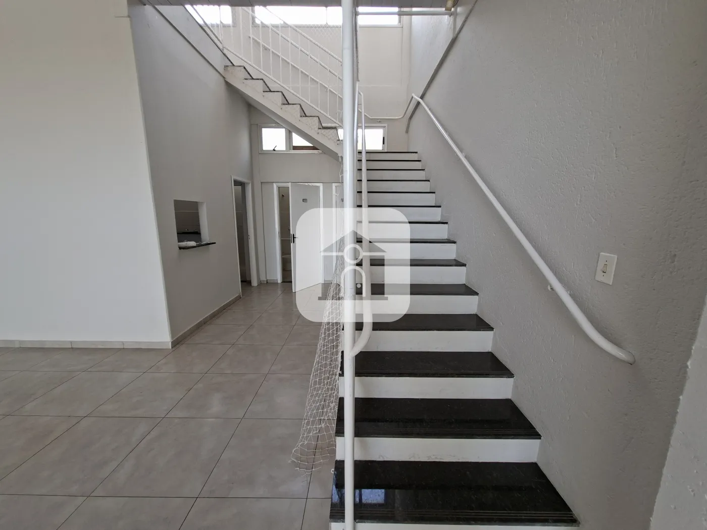 Alugar Comercial / Loja em Uberlândia R$ 10.000,00 - Foto 8