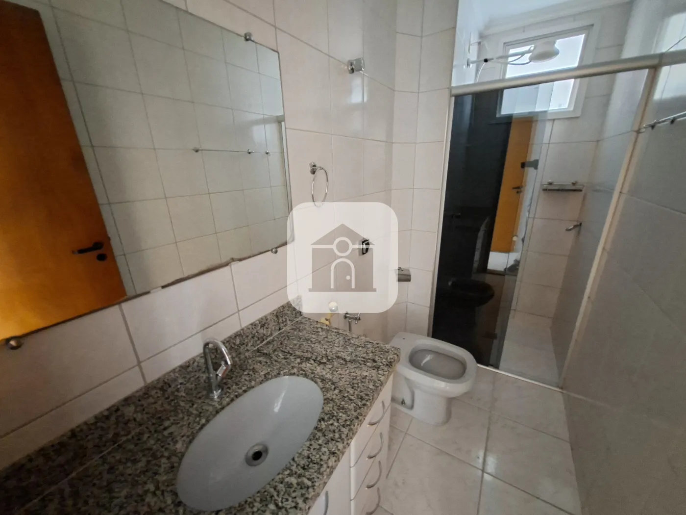 Alugar Apartamento / Padrão em Uberlândia R$ 1.800,00 - Foto 3
