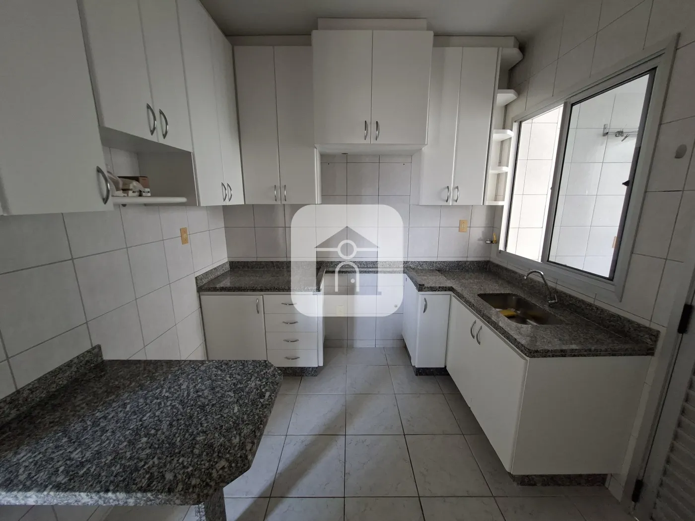 Alugar Apartamento / Padrão em Uberlândia R$ 1.800,00 - Foto 9