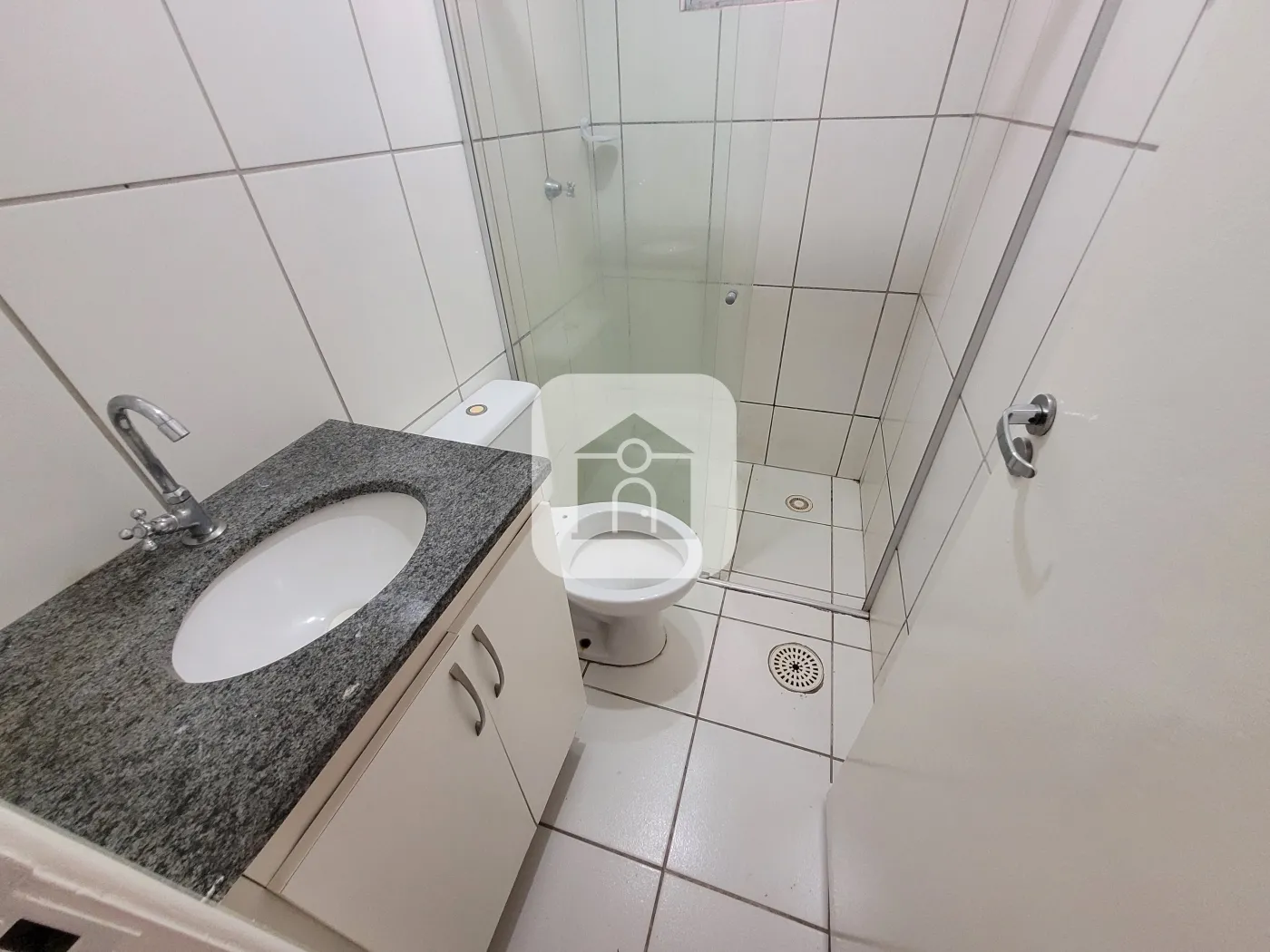 Alugar Apartamento / Padrão em Uberlândia R$ 1.100,00 - Foto 13
