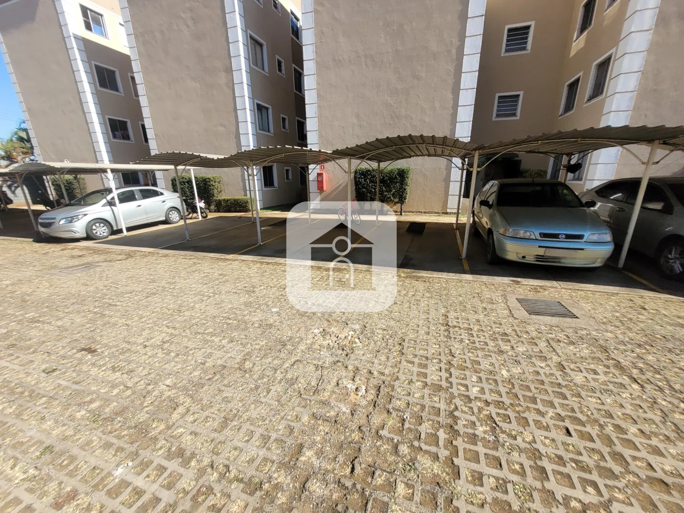 Alugar Apartamento / Padrão em Uberlândia R$ 1.100,00 - Foto 14