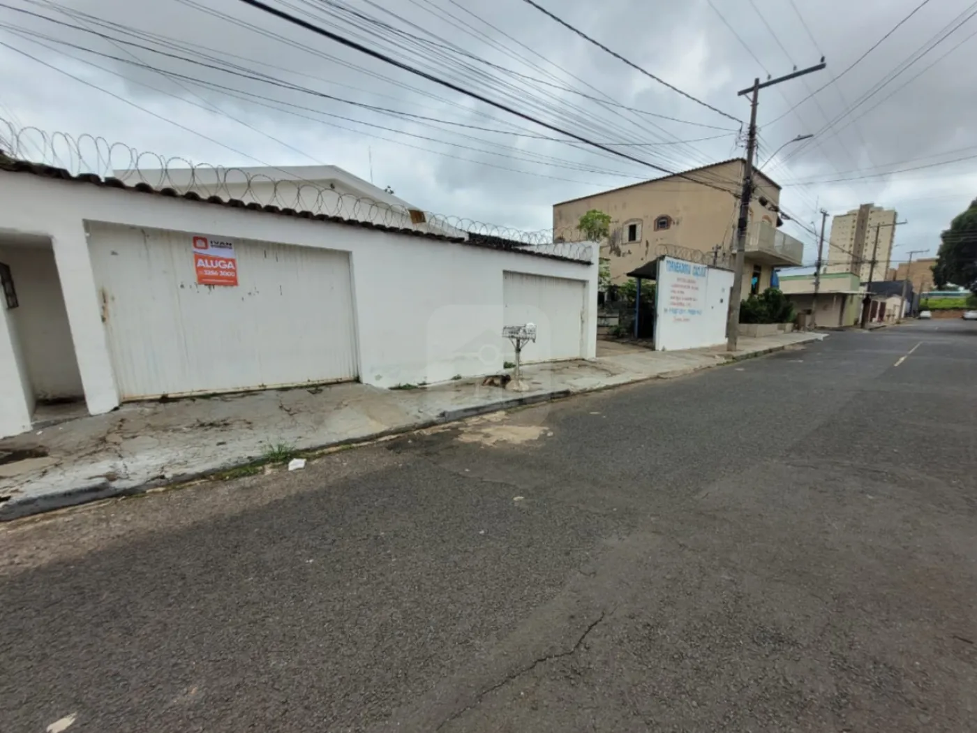 Alugar Casa / Padrão em Uberlândia R$ 990,00 - Foto 2