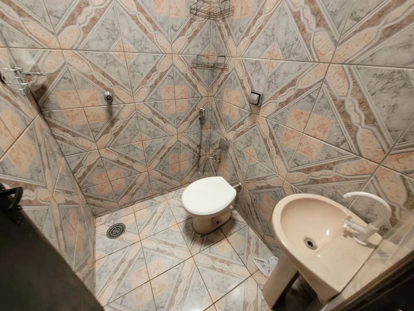 Alugar Casa / Padrão em Uberlândia R$ 990,00 - Foto 14